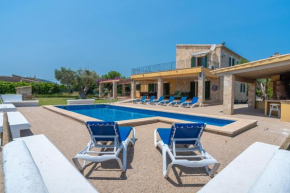 Villa Can Patriarca, for 8 with pool and garden